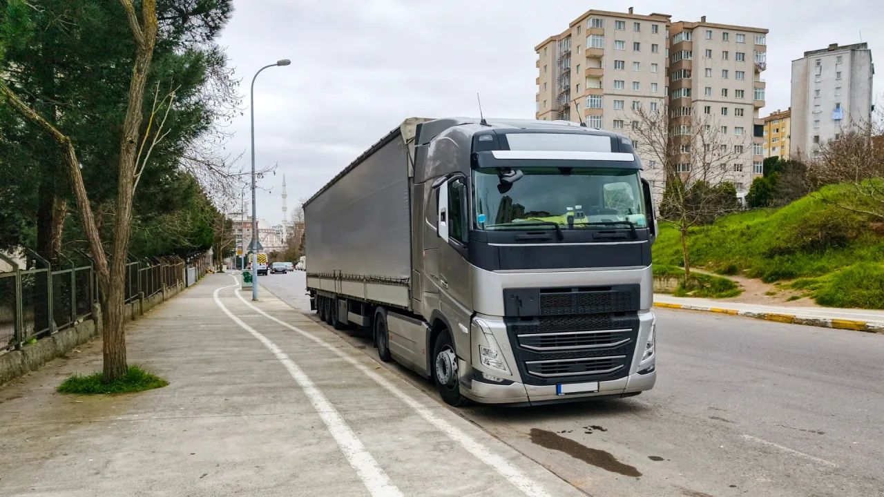 Box Truck Insurance Cost: What Operators Pay in 2026 | Rosella