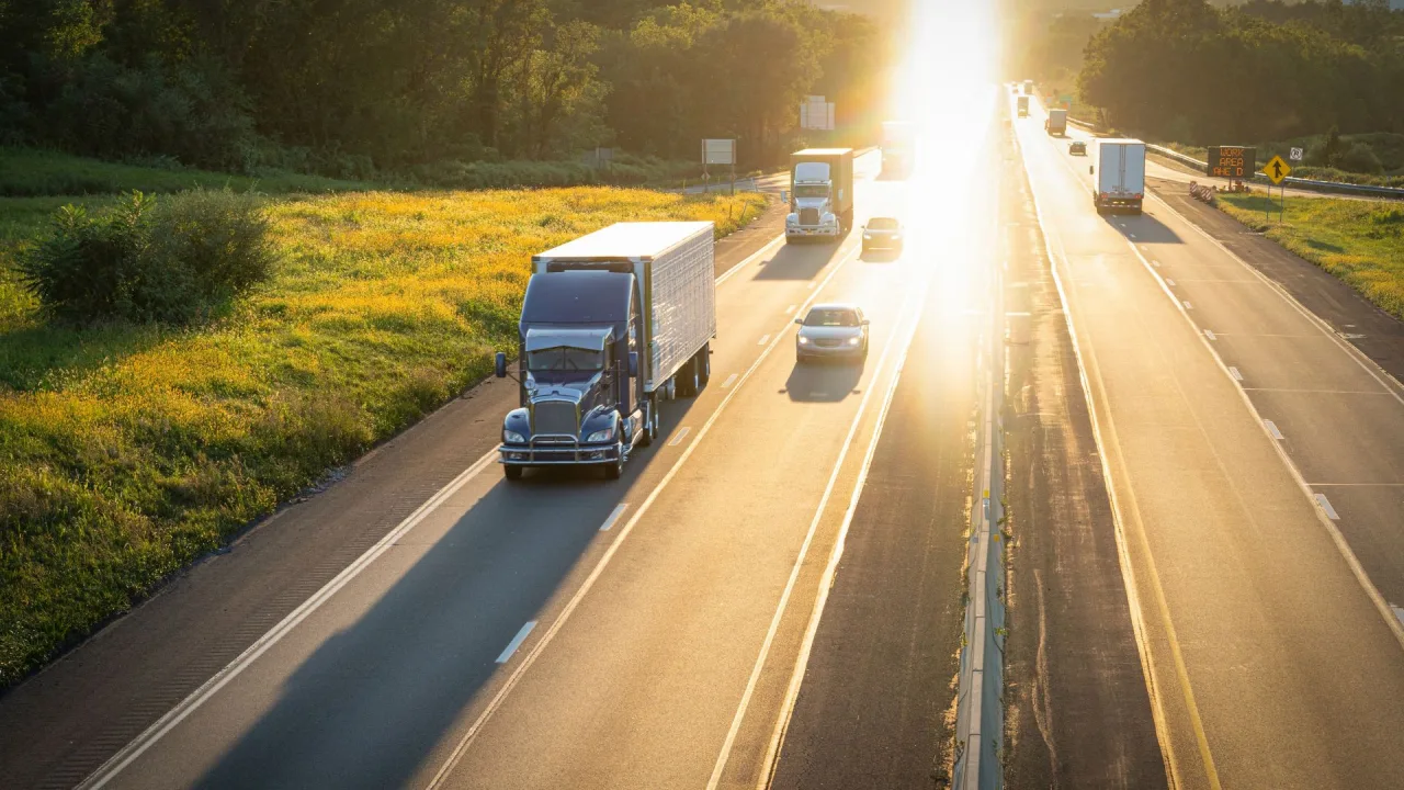 How to Start a Trucking Company: A Step-by-Step Guide | Rosella